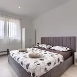 Romeo By Interhome * Vodnjan