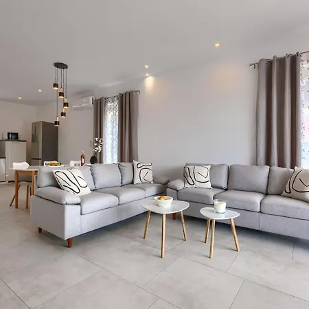 Romeo By Interhome