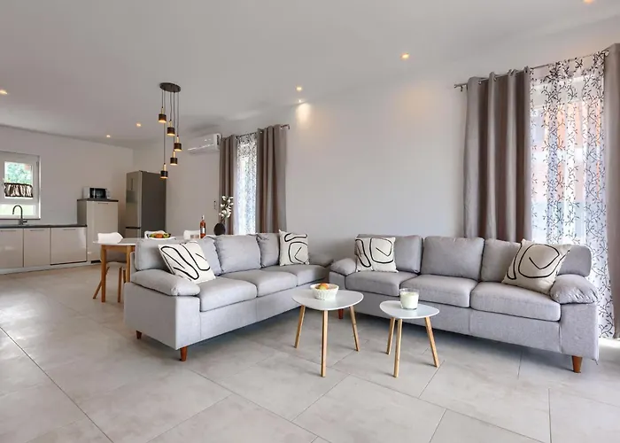 Romeo By Interhome