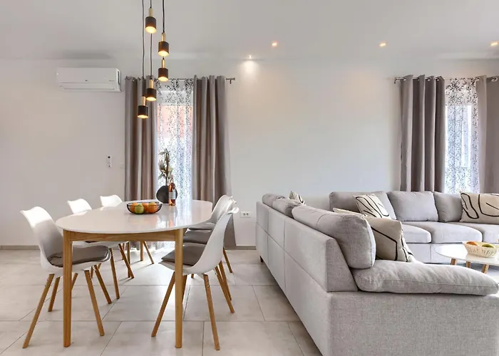 Willa Romeo By Interhome